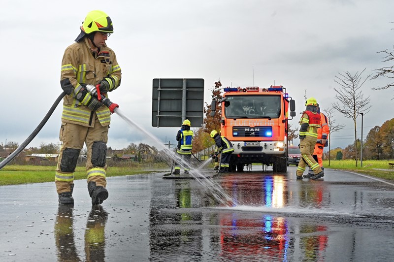 THL Straße reinigen Feuerwehr Stadt Schrobenhausen